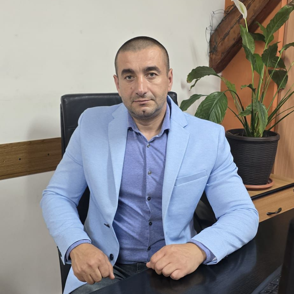 Dr. Cosmin Cârstoc